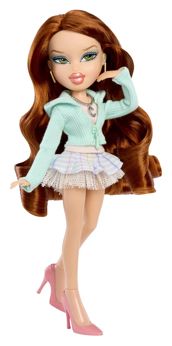 Bratz x Mean Girls Spring Fling Doll Cady - Bambola alla moda da collezione con 2 abiti, giacca Letterman e accessori ispirati al film