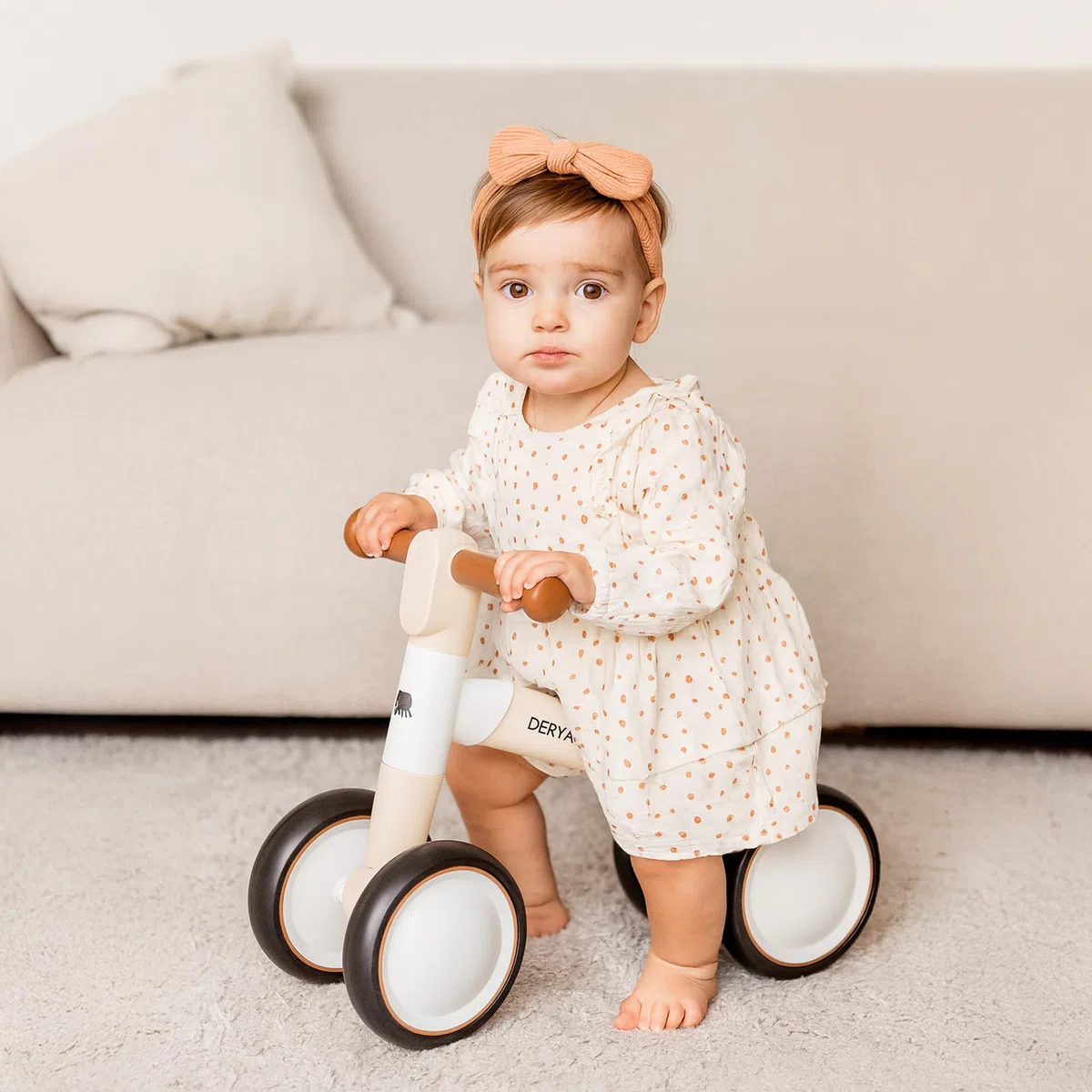 Deryan Milo - Bicicletta da equilibrio, altezza regolabile, da 18 mesi, leggera e stabile, colore: crema