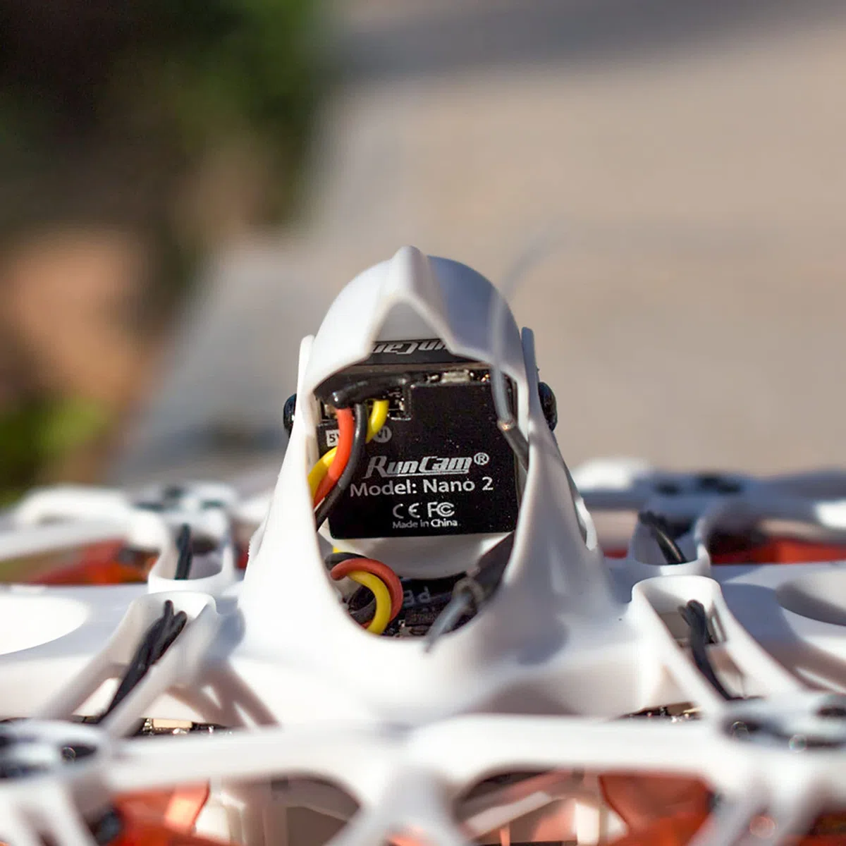 EMAX Tinyhawk II FPV Drone RTF Kit con Visuale in Prima Persona con Fotocamera Runcam Nano 2, 25-100-200 VTX Commutabile, Mini Drone con Occhiali e E6 Trasmettitore per Bambini Principianti