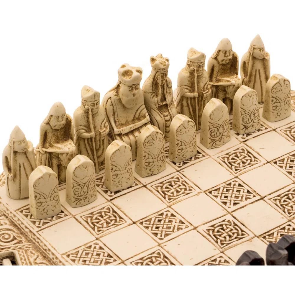 The Regency Chess Company Ltd, England Isola di Lewis Compatto Celtico Set di Scacchi 9 Pollici in Avorio