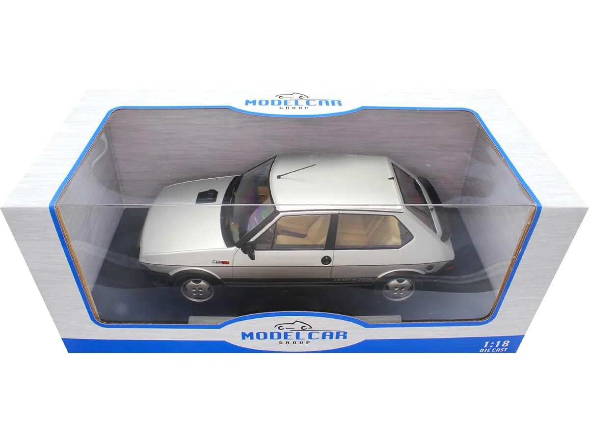 MODELLINO IN SCALA COMPATIBILE CON FIAT RITMO TC 125 ABARTH 1980 SILVER 1:18 MODELCARGROUP MCG18417
