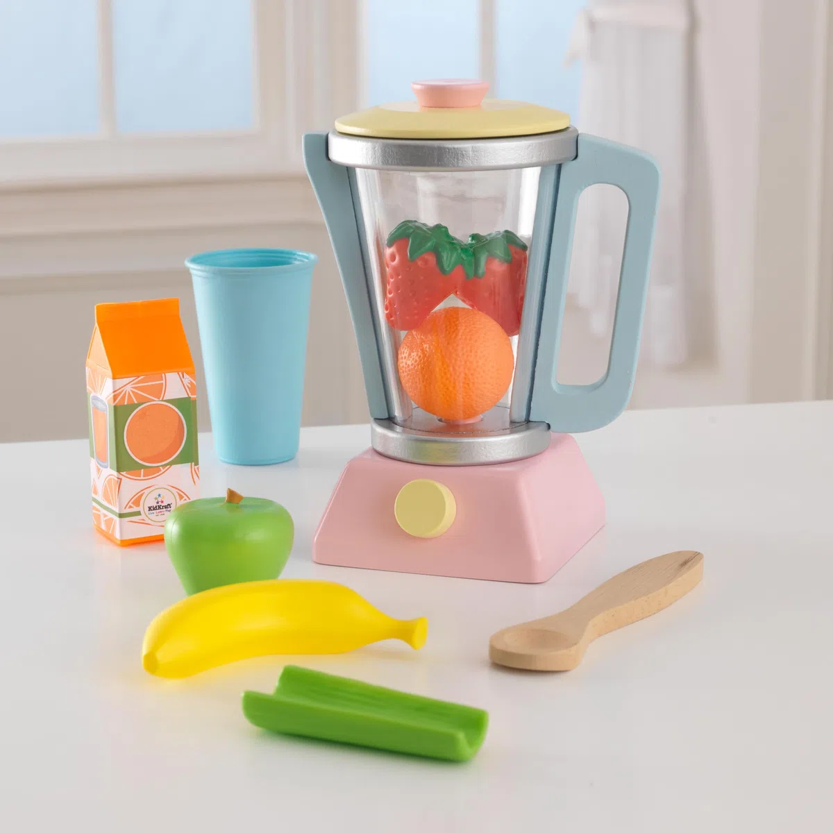 KidKraft Set Frullatore Smoothie Giocattolo Pastello in Legno, Set Mini Elettrodomestici con Cibo Giocattolo per Cucina per Bambini, Accessori Cucina Bambini, 63377